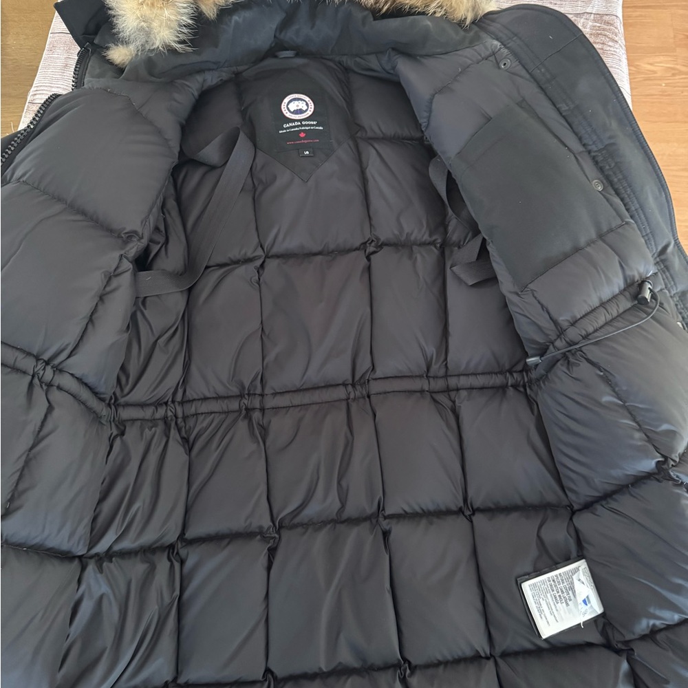Canada Goose Black Ski Jacket with Fur-Trimmed Hood - Picture 9 of 16